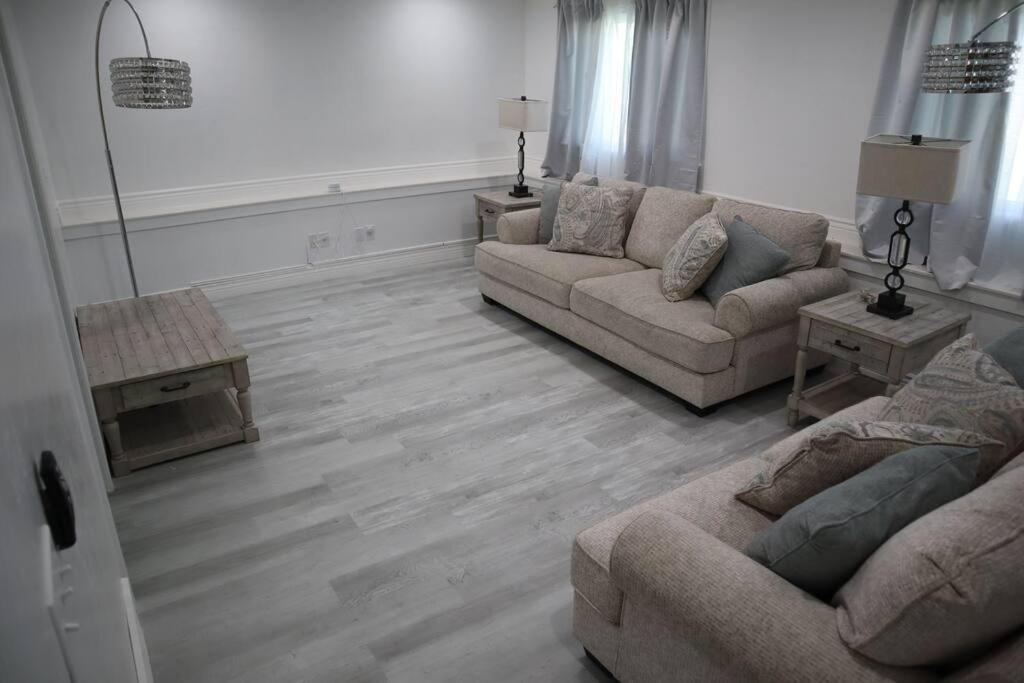 פרובו 5 Bedroom House To Share With Your Family And Friends מראה חיצוני תמונה