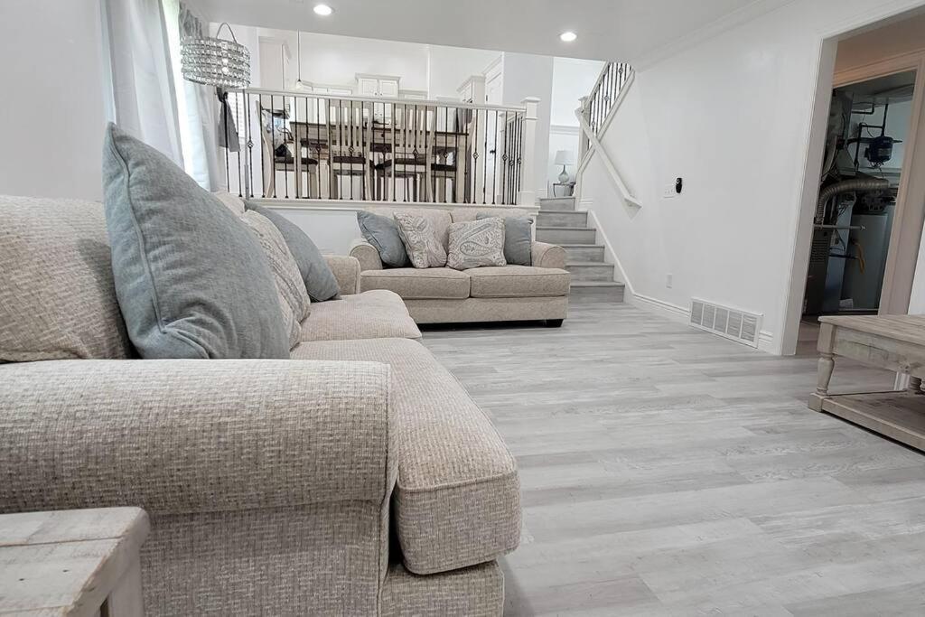 פרובו 5 Bedroom House To Share With Your Family And Friends מראה חיצוני תמונה