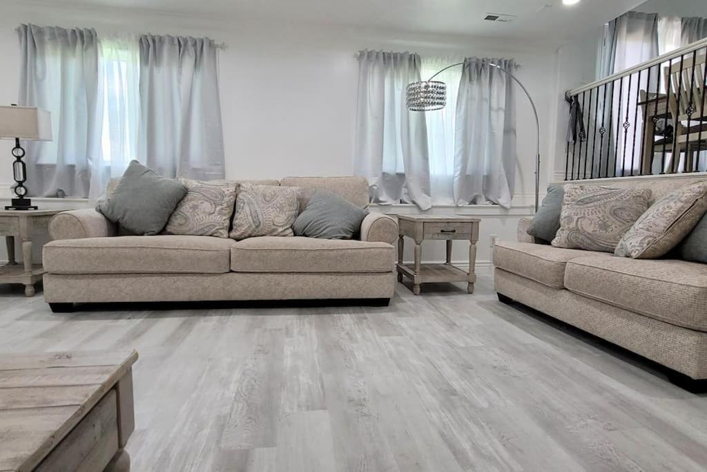 פרובו 5 Bedroom House To Share With Your Family And Friends מראה חיצוני תמונה